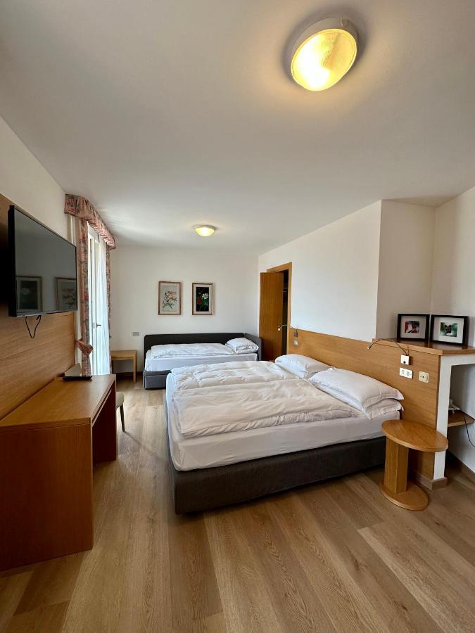 Hotel Miralago Bossico Kültér fotó