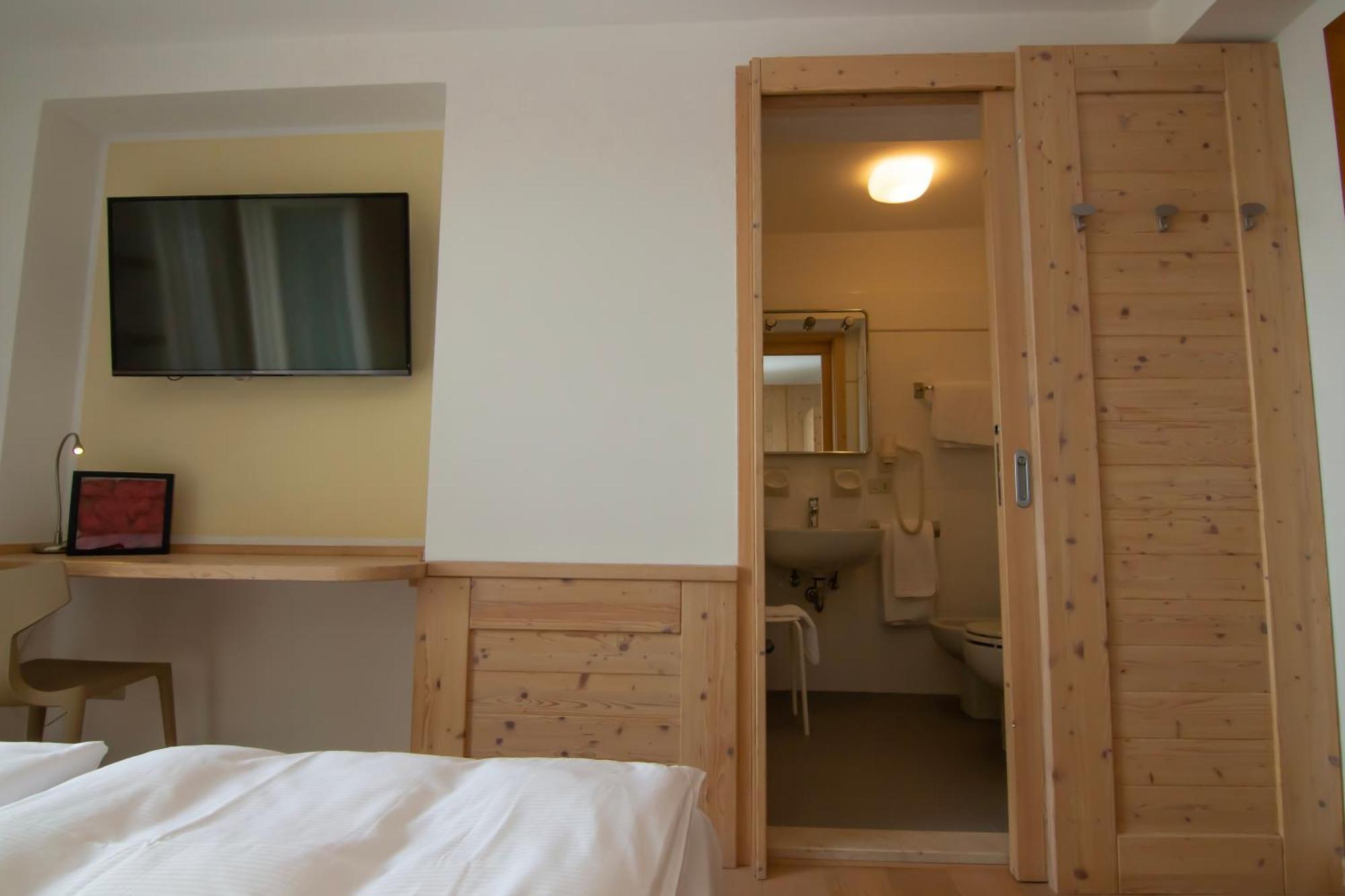 Hotel Miralago Bossico Szoba fotó