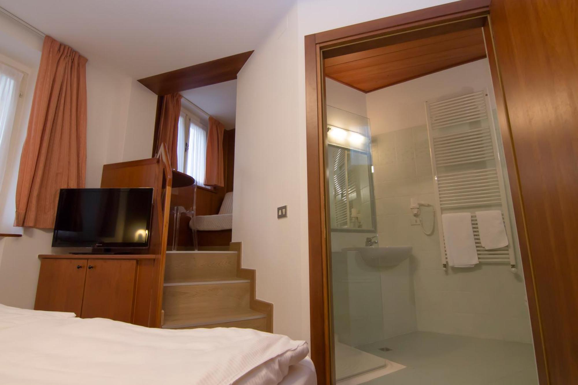 Hotel Miralago Bossico Szoba fotó