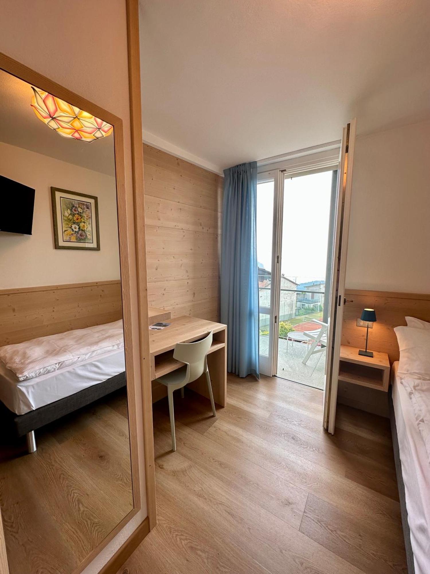 Hotel Miralago Bossico Szoba fotó