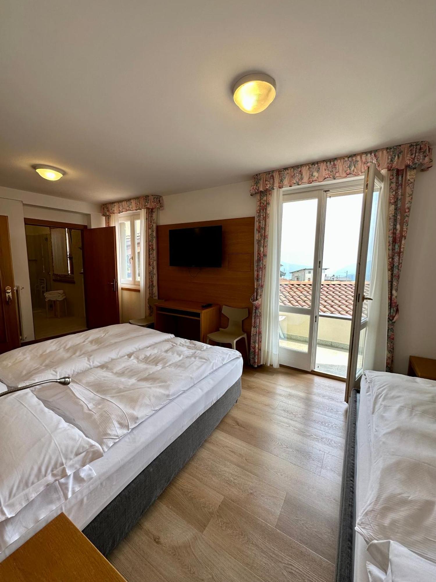 Hotel Miralago Bossico Szoba fotó