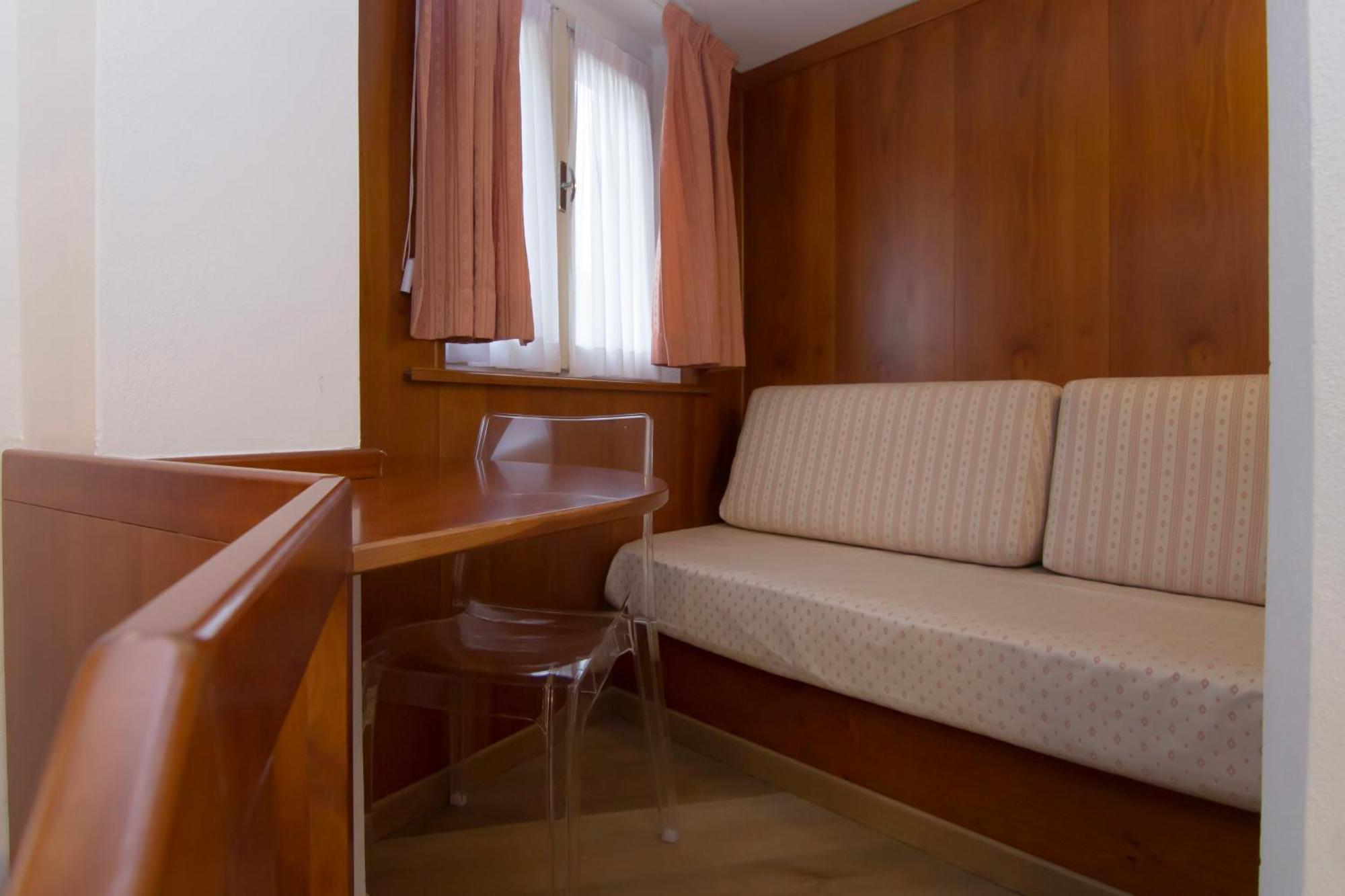 Hotel Miralago Bossico Szoba fotó