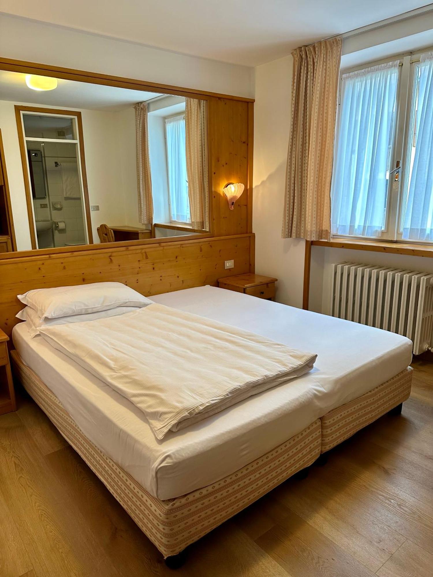 Hotel Miralago Bossico Szoba fotó