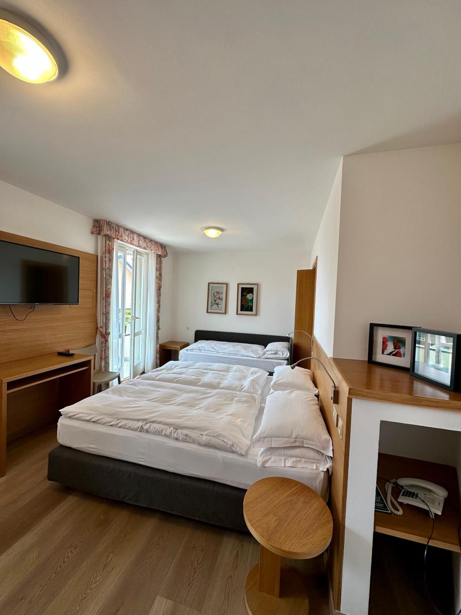 Hotel Miralago Bossico Szoba fotó